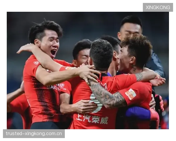 上港艰难逆转重庆，比赛激烈惊心动魄
